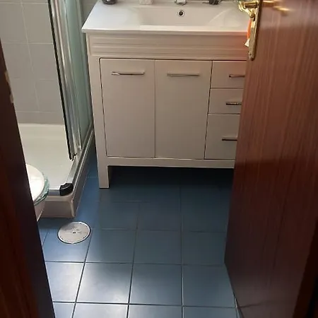 Casa Ideal Familias Y Grupos Con Balcones Exterior Soleada Patios Cerca Alhambra, Sierra Nevada, Rio Genil, Lancha Del Genil, Parque Llano Y Reloj Del Sol Con Barbacoas, Campo De Futbol, Circuito Gimnasia Privatunterkunft Granada