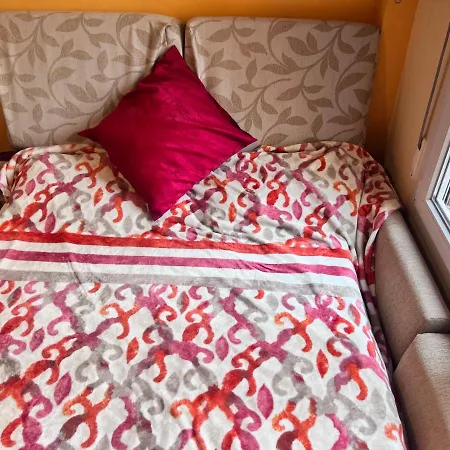 Casa Ideal Familias Y Grupos Con Balcones Exterior Soleada Patios Cerca Alhambra, Sierra Nevada, Rio Genil, Lancha Del Genil, Parque Llano Y Reloj Del Sol Con Barbacoas, Campo De Futbol, Circuito Gimnasia Privatunterkunft