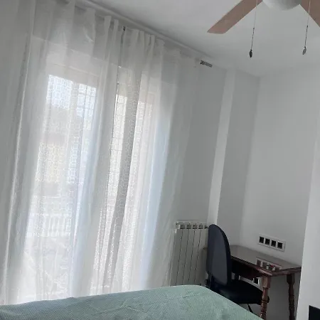 Casa Ideal Familias Y Grupos Con Balcones Exterior Soleada Patios Cerca Alhambra, Sierra Nevada, Rio Genil, Lancha Del Genil, Parque Llano Y Reloj Del Sol Con Barbacoas, Campo De Futbol, Circuito Gimnasia Privatunterkunft