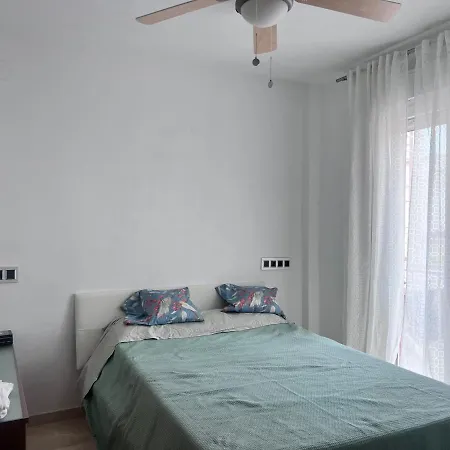 Casa Ideal Familias Y Grupos Con Balcones Exterior Soleada Patios Cerca Alhambra, Sierra Nevada, Rio Genil, Lancha Del Genil, Parque Llano Y Reloj Del Sol Con Barbacoas, Campo De Futbol, Circuito Gimnasia Privatunterkunft