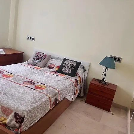 Casa Ideal Familias Y Grupos Con Balcones Exterior Soleada Patios Cerca Alhambra, Sierra Nevada, Rio Genil, Lancha Del Genil, Parque Llano Y Reloj Del Sol Con Barbacoas, Campo De Futbol, Circuito Gimnasia Privatunterkunft Granada