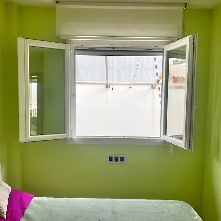 Casa Ideal Familias Y Grupos Con Balcones Exterior Soleada Patios Cerca Alhambra, Sierra Nevada, Rio Genil, Lancha Del Genil, Parque Llano Y Reloj Del Sol Con Barbacoas, Campo De Futbol, Circuito Gimnasia Privatunterkunft