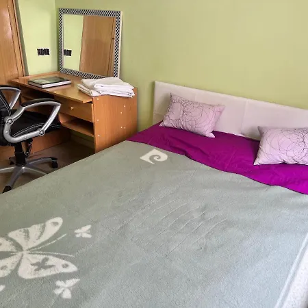 Casa Ideal Familias Y Grupos Con Balcones Exterior Soleada Patios Cerca Alhambra, Sierra Nevada, Rio Genil, Lancha Del Genil, Parque Llano Y Reloj Del Sol Con Barbacoas, Campo De Futbol, Circuito Gimnasia Privatunterkunft *