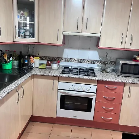 Casa Ideal Familias Y Grupos Con Balcones Exterior Soleada Patios Cerca Alhambra, Sierra Nevada, Rio Genil, Lancha Del Genil, Parque Llano Y Reloj Del Sol Con Barbacoas, Campo De Futbol, Circuito Gimnasia Privatunterkunft Granada