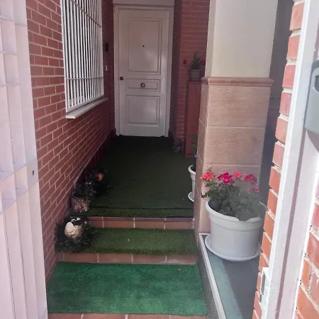 Casa Ideal Familias Y Grupos Con Balcones Exterior Soleada Patios Cerca Alhambra, Sierra Nevada, Rio Genil, Lancha Del Genil, Parque Llano Y Reloj Del Sol Con Barbacoas, Campo De Futbol, Circuito Gimnasia Privatunterkunft Granada